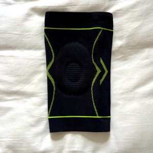 New- knee support